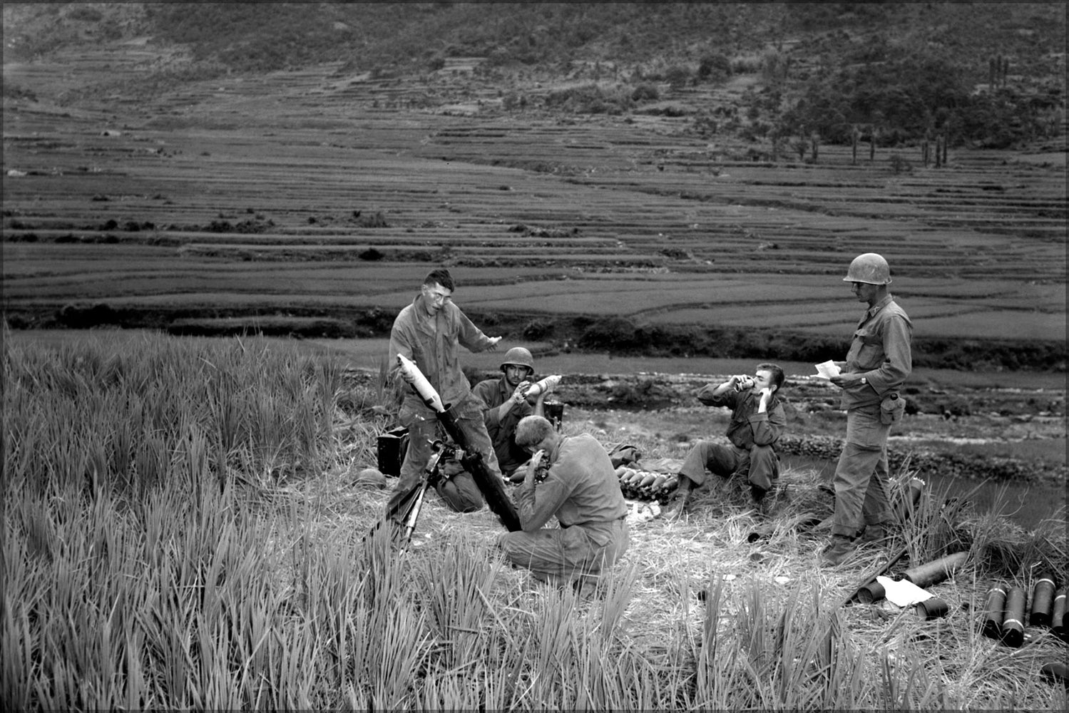 24"x36" Gallery Poster, 4.2 mortar crew, 5th Rct, 25th Inf Div, returns fire, Masan area 1950