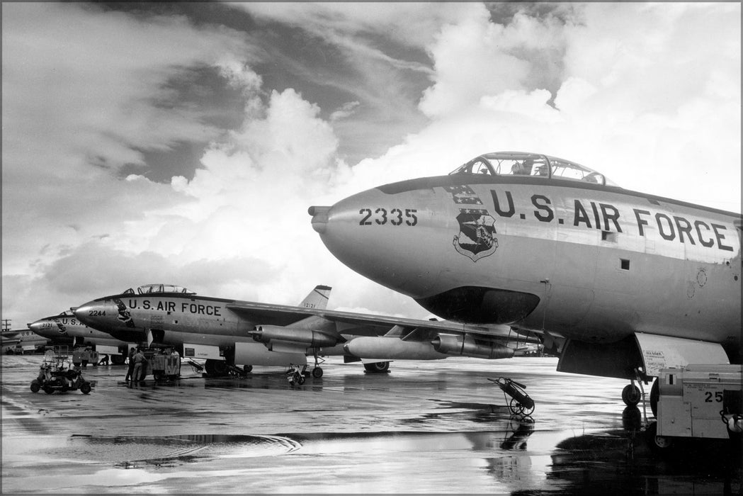 24"x36" Gallery Poster, Strategic Air Command B-47 Stratojet bombers (check other folder)
