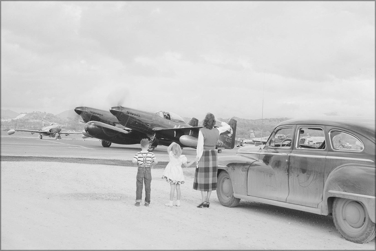 Poster, Many Sizes Available; Family Waves Goodbye F-82 Mustang P-52 Korean War 1950