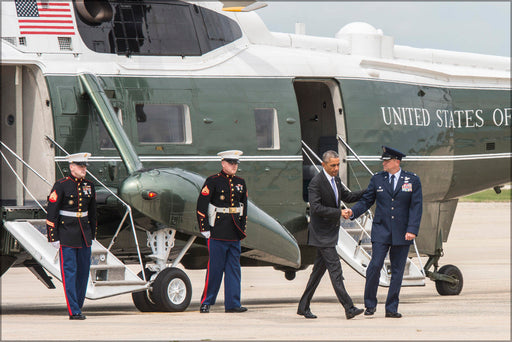 Poster, Many Sizes Available; President Barrack Obama Steps Off Marine One