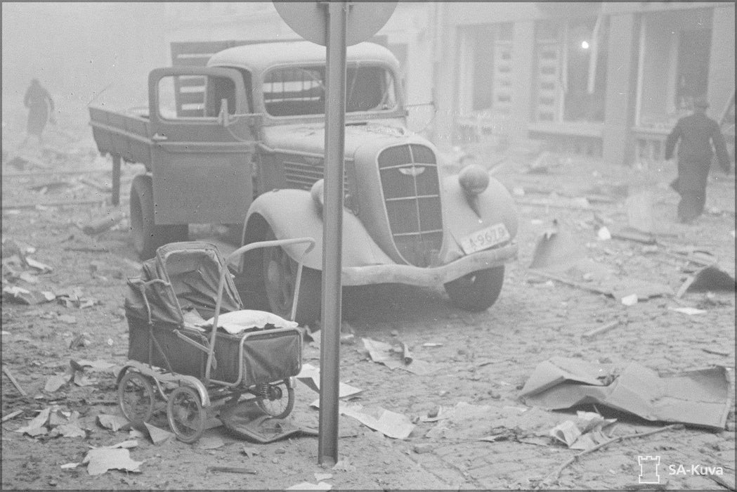 Poster, Many Sizes Available; Helsinki Bombardment 1939 Sa Kuvat 1490
