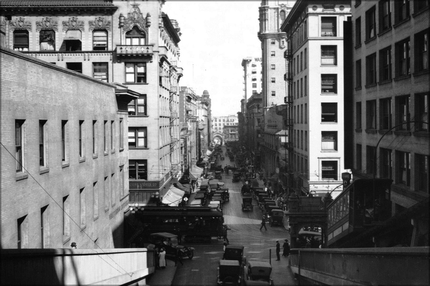 Poster, Many Sizes Available; Looking East Along 3Rd Street From East Portal Of The Hill Street Tunnel, Los Angeles, 1922 (Aaa-En-135-7) #03