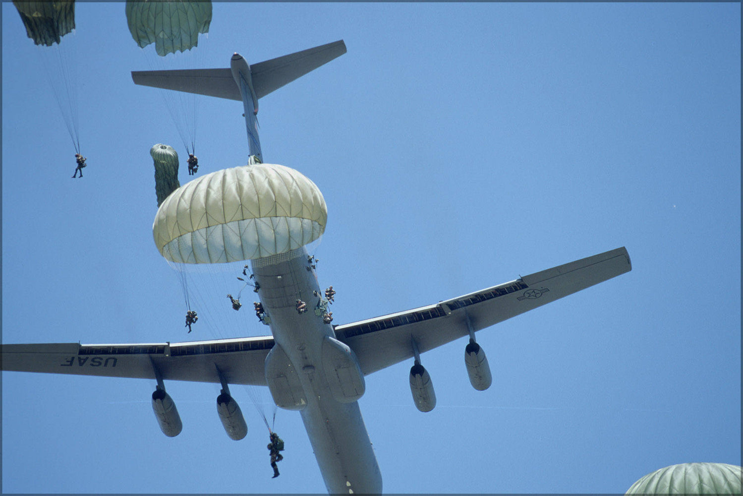 Poster, Many Sizes Available; Paratroopers From 82Nd Airborne Jump From A C-141 Starlifter